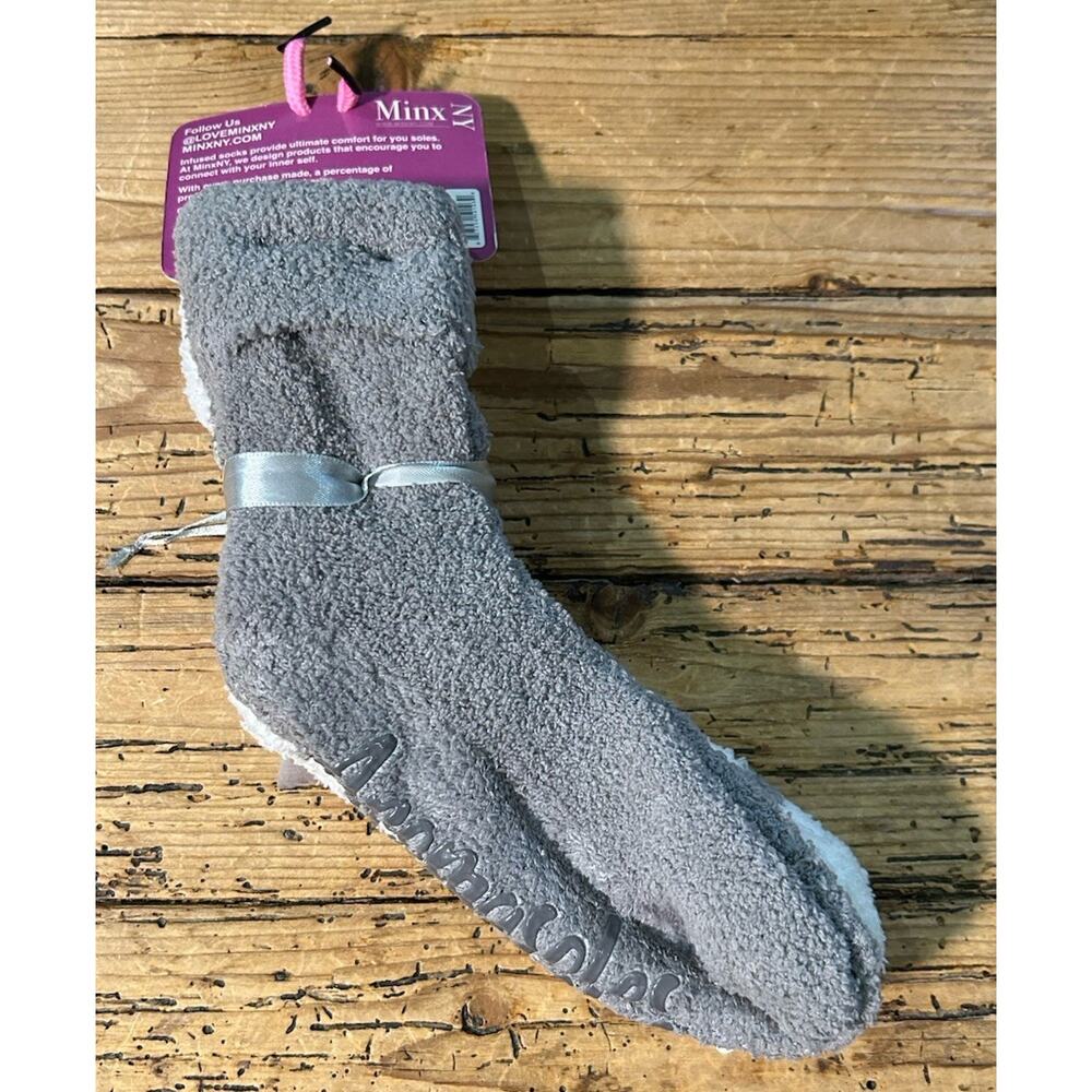 Aromasoles Lavender & Shea 2 Pair Pack One Size Butter Infused Socks NWT - Picture 2 of 4